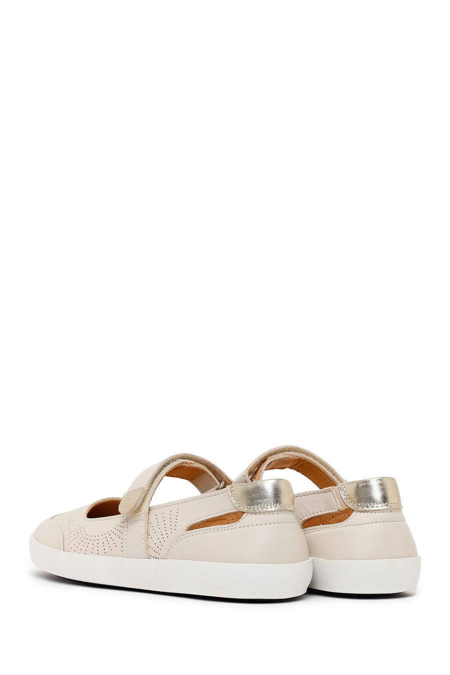 Woman Cream Strappy Leather Ballet Flat