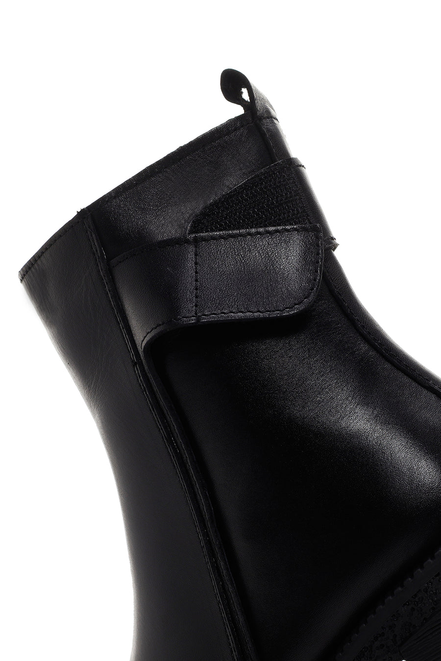 Woman Black Zippered Chunky Heels Leather Boat