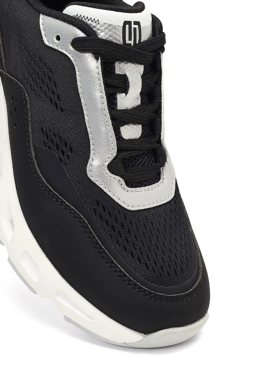 Derimod Studio Kadın Siyah Bağcıklı Kalın Tabanlı Sneaker