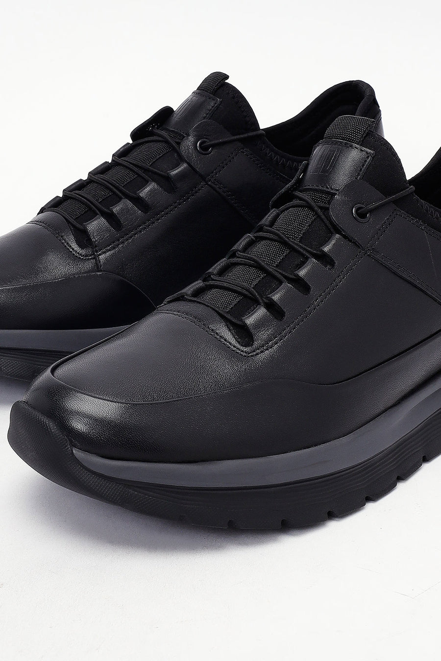 Erkek Siyah Bağcıklı Deri Sneaker