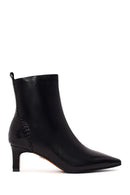 Woman Black Short-Heeled Zip Closure Leather Boots | Derimod