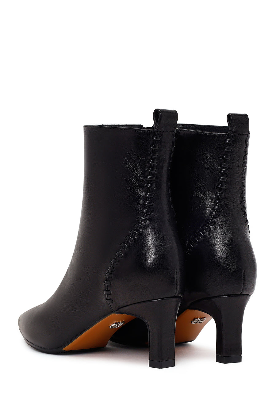 Woman Black Short-Heeled Zip Closure Leather Boots