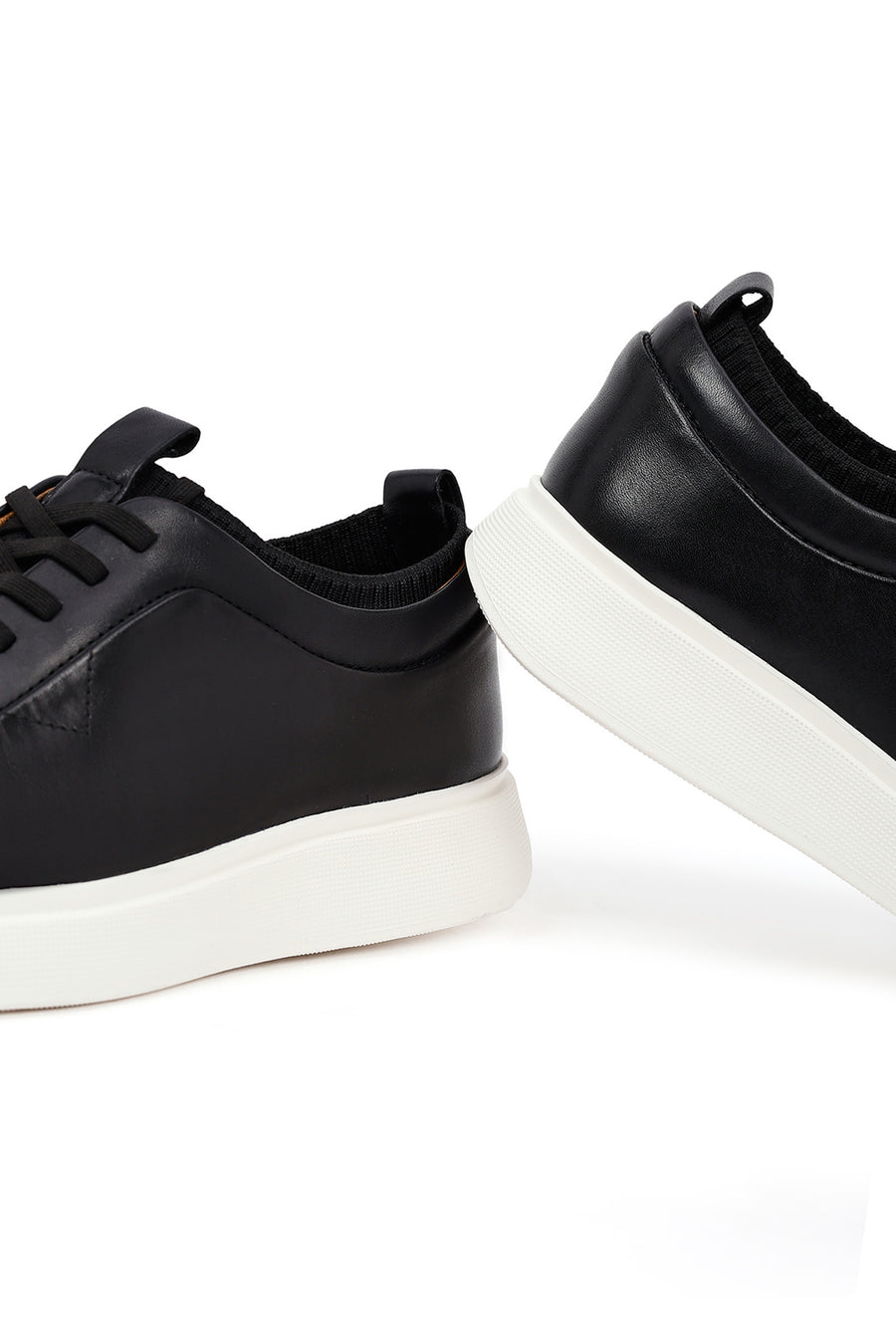 Men's Black Lace-Up Thick-Soled Leather Sneaker