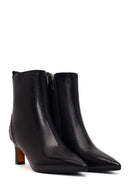 Woman Black Short-Heeled Zip Closure Leather Boots | Derimod