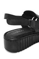 Kadın Siyah Kalın Tabanlı Deri Comfort Sandalet | Derimod