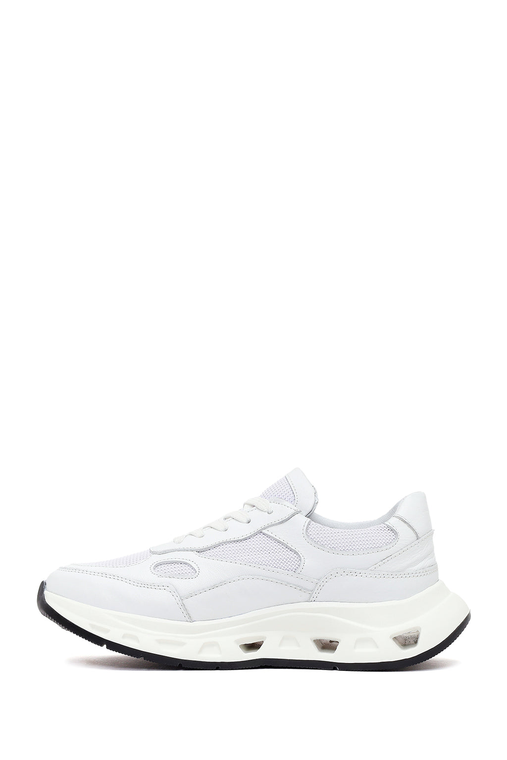 Kadın Beyaz Bağcıklı Kalın Tabanlı Deri Sneaker