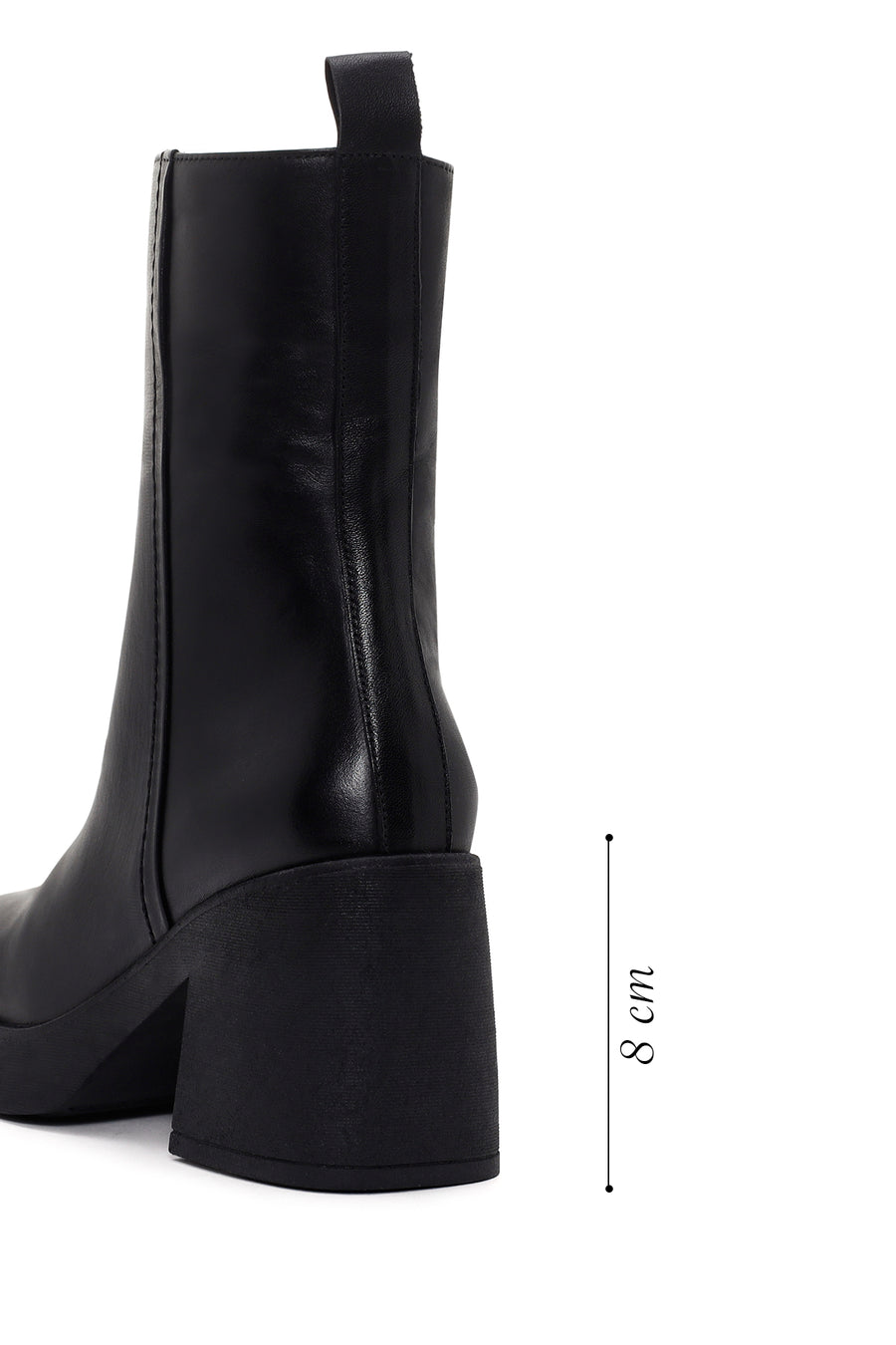 Woman Black Chunky Heeled Zip Closure Leather Boots