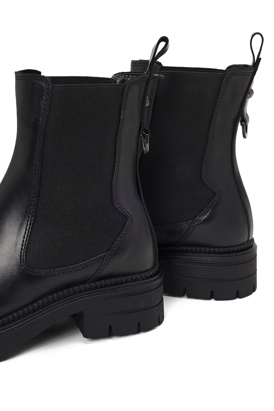 Woman Black Thick-Soled Leather Chelsea Boots