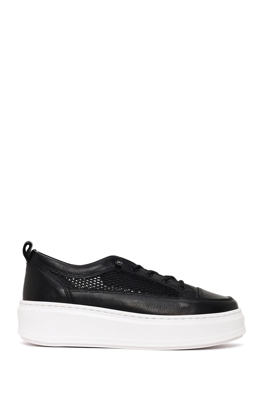 Kadın Siyah Bağcıklı Kalın Tabanlı Deri Sneaker