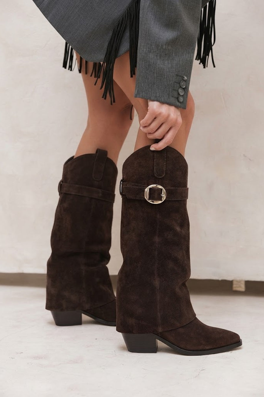 Woman Brown Chunky Heeled Suede Boots