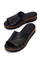 Woman Black Leather Comfort Slipper | Derimod