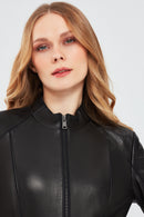 Riva Kadın Siyah Slim-Fit Kısa Deri Ceket | Derimod