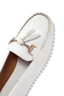 Kadın Beyaz Püskül Detaylı Loafer | Derimod