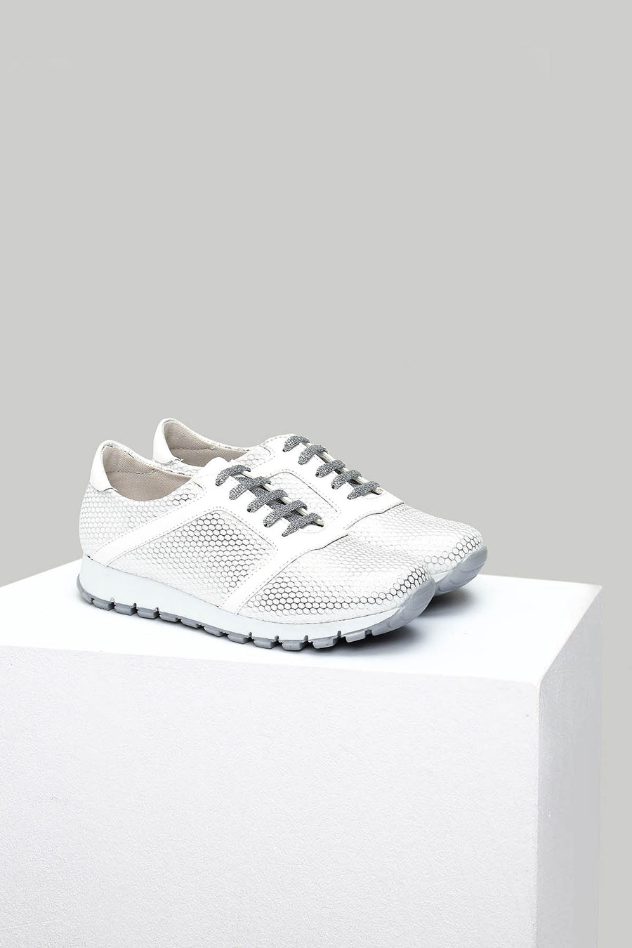 Women's Sports Shoes