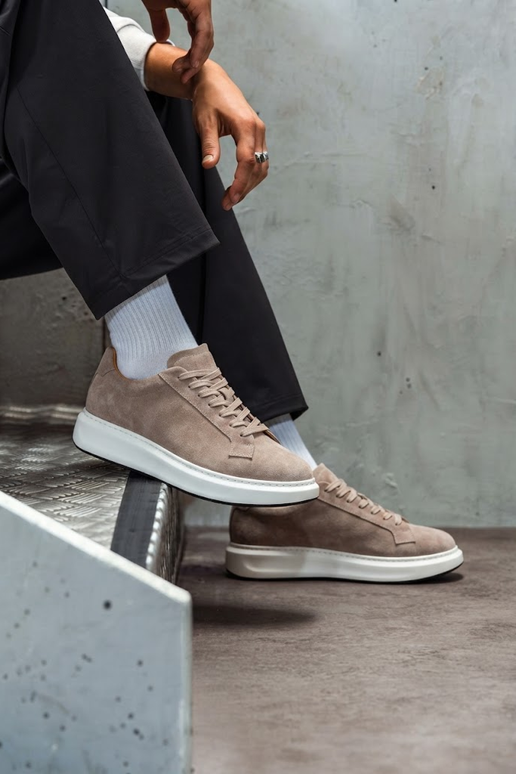 Erkek Bej Bağcıklı Süet Deri Sneaker