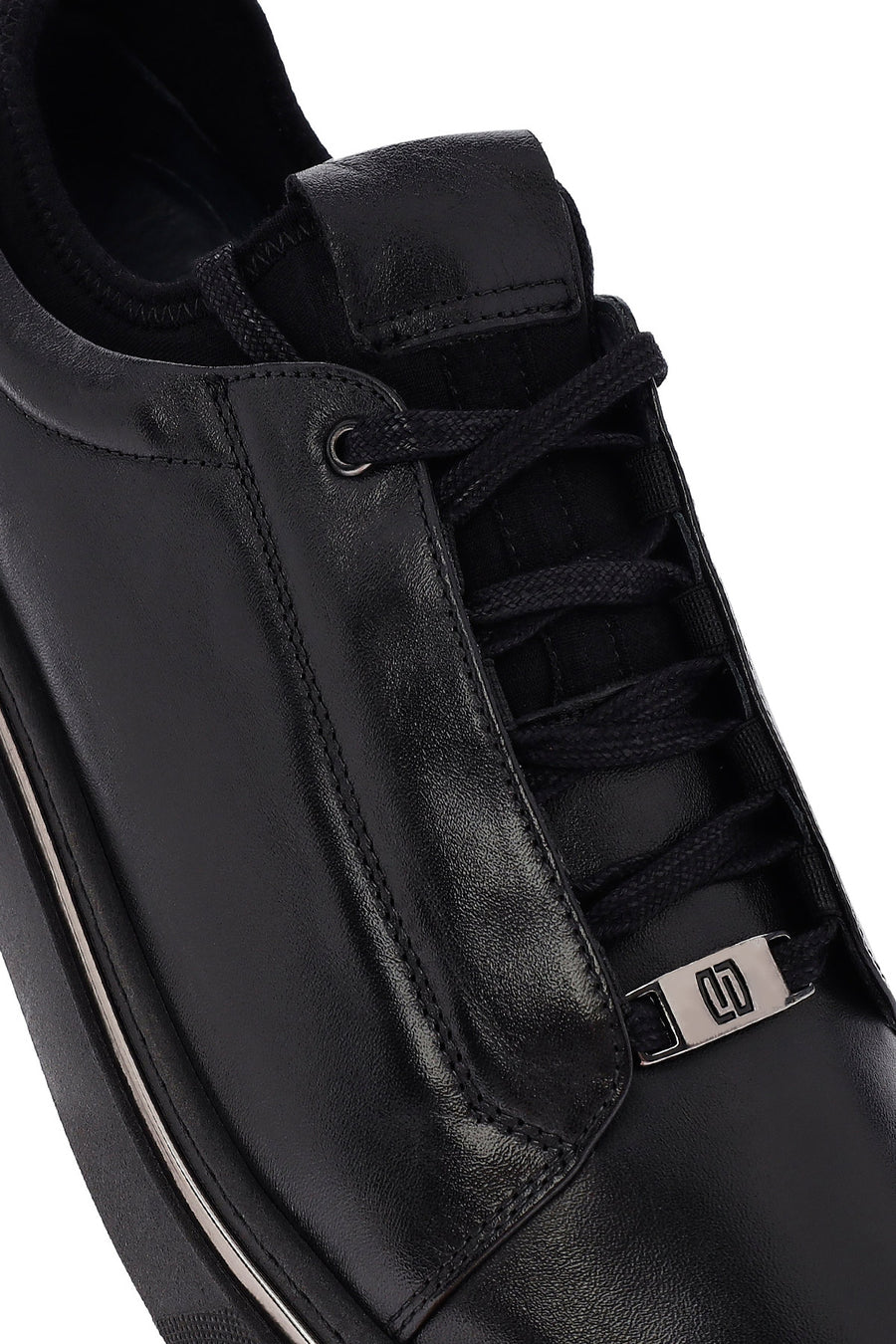 Erkek Siyah Bağcıklı Kalın Tabanlı Deri Sneaker