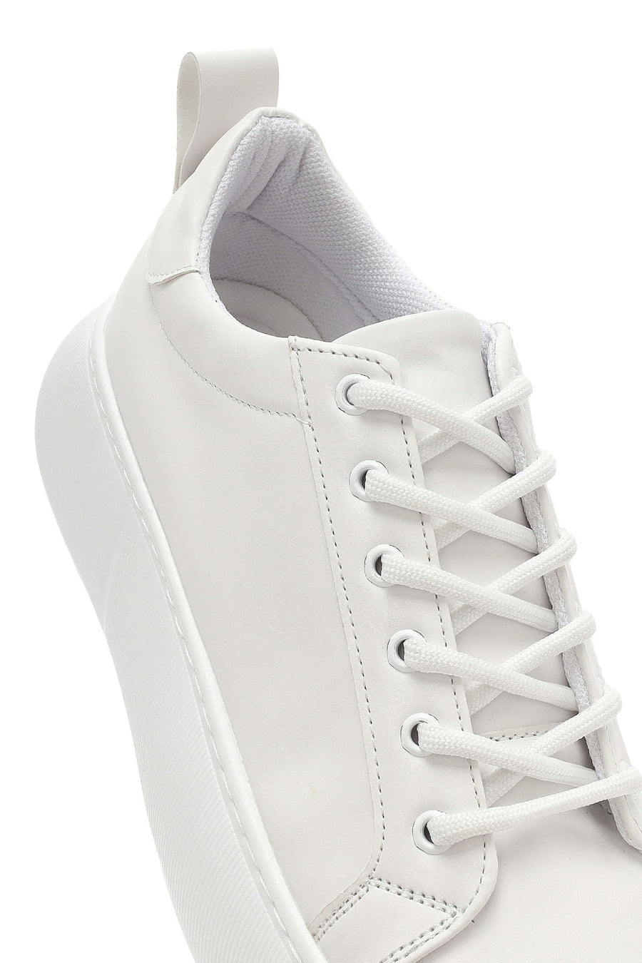 Kadın Beyaz Bağcıklı Kalın Tabanlı Sneaker
