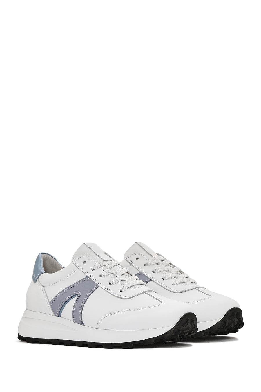 Kadın Beyaz Bağcıklı Deri Sneaker