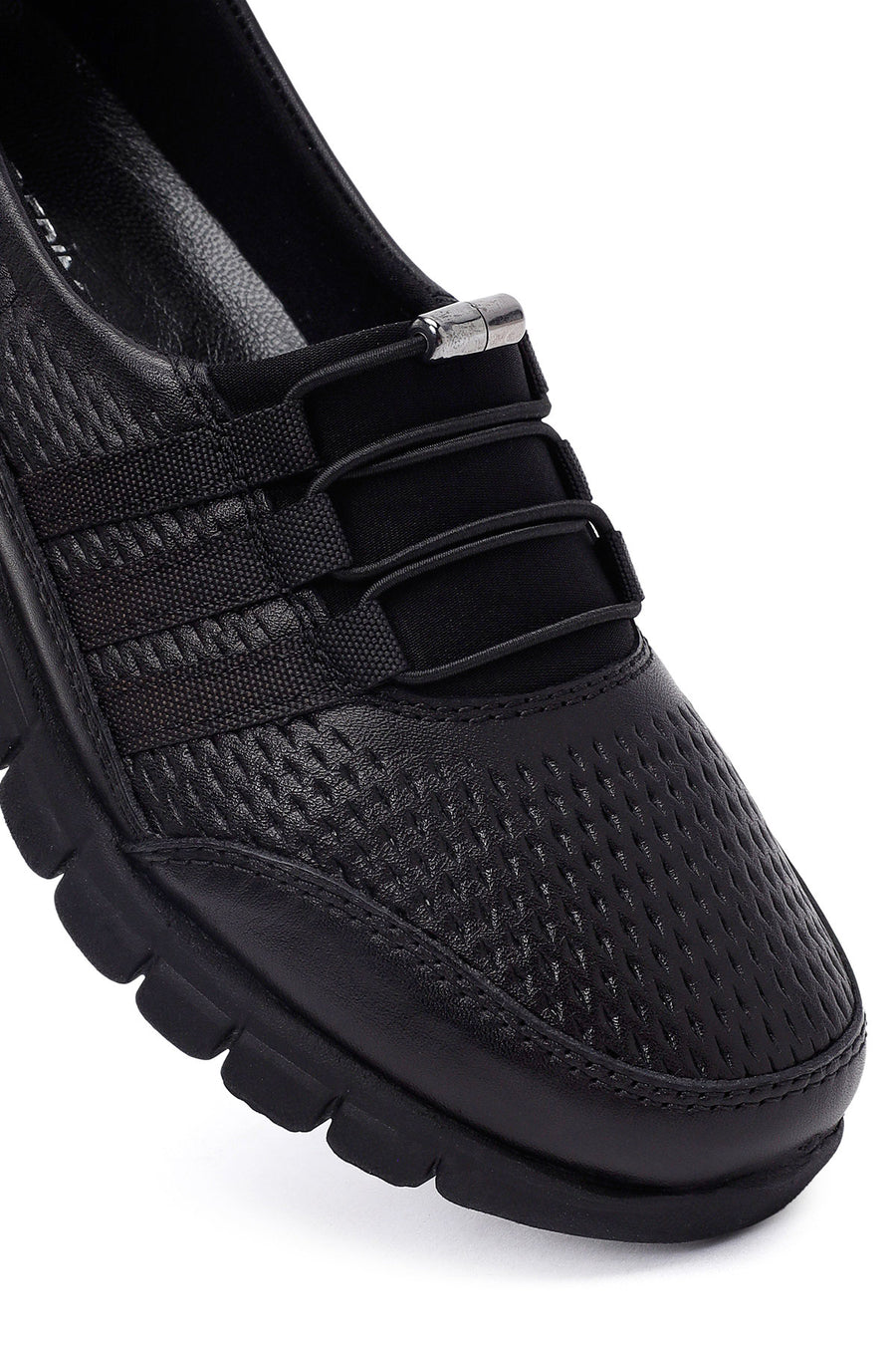 Woman Black Leather Comfort Loafer