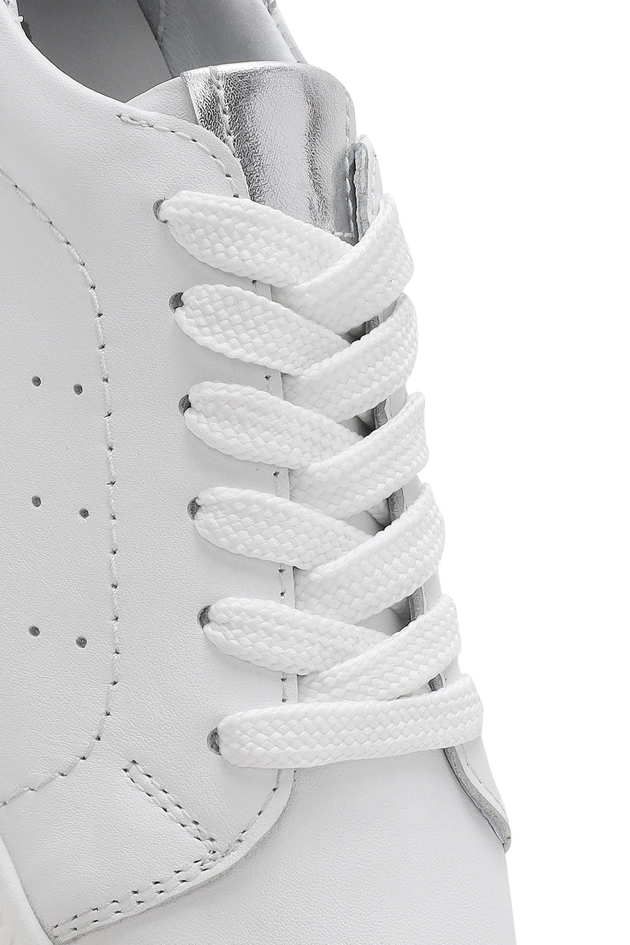 Kadın Beyaz Bağcıklı Deri Sneaker