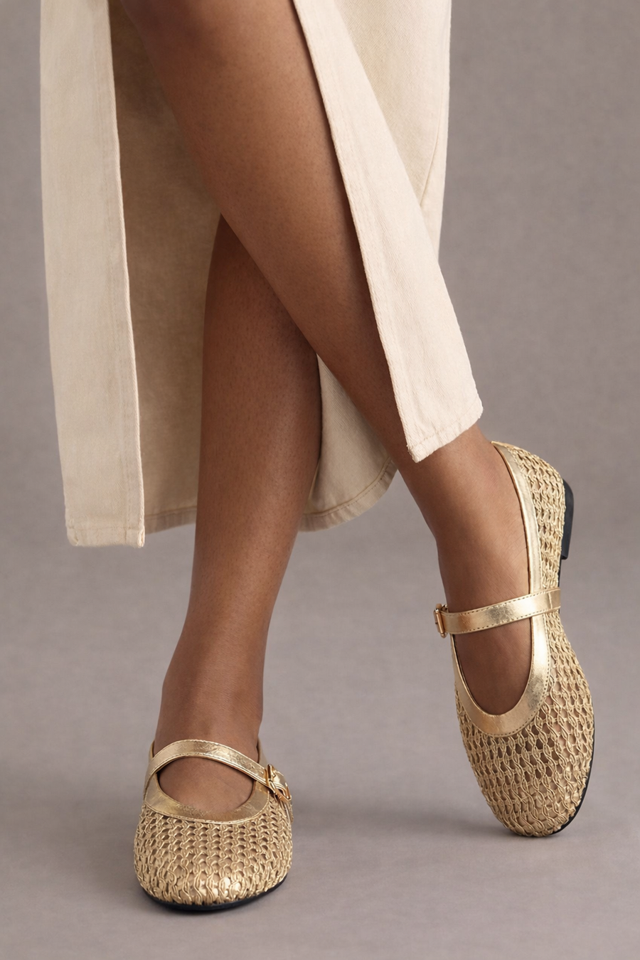 Woman Gold Metallic Ballet Flats