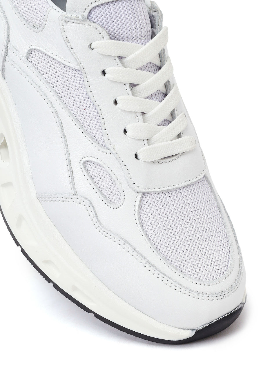 Kadın Beyaz Bağcıklı Kalın Tabanlı Deri Sneaker