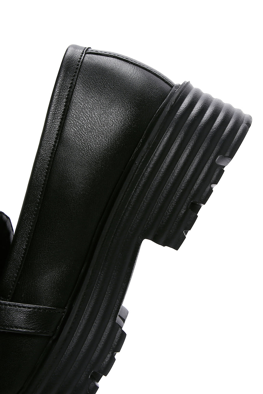 Kadın Siyah Zincir Detaylı Maskülen Loafer