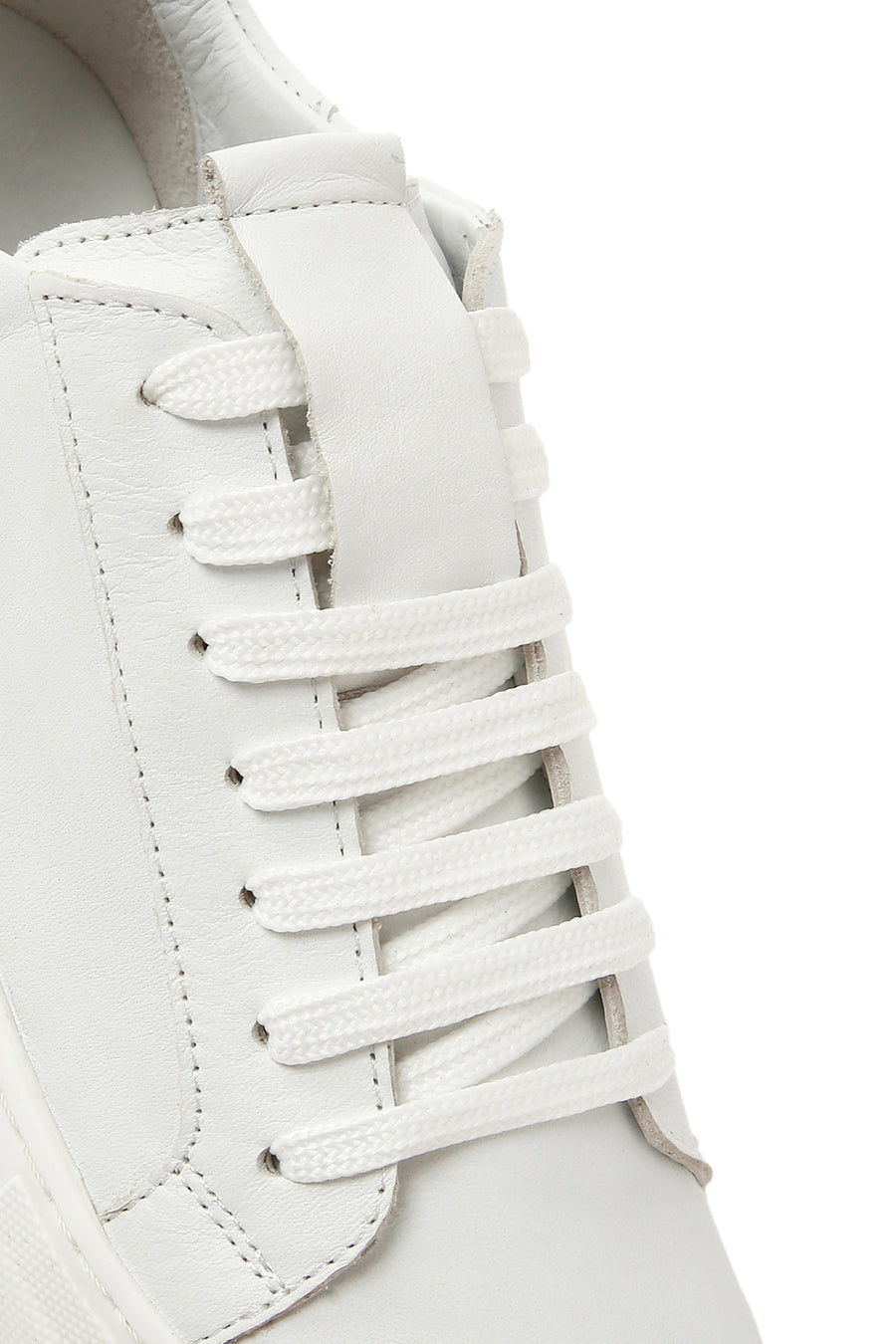 Kadın Beyaz Bağcıklı Deri Sneaker
