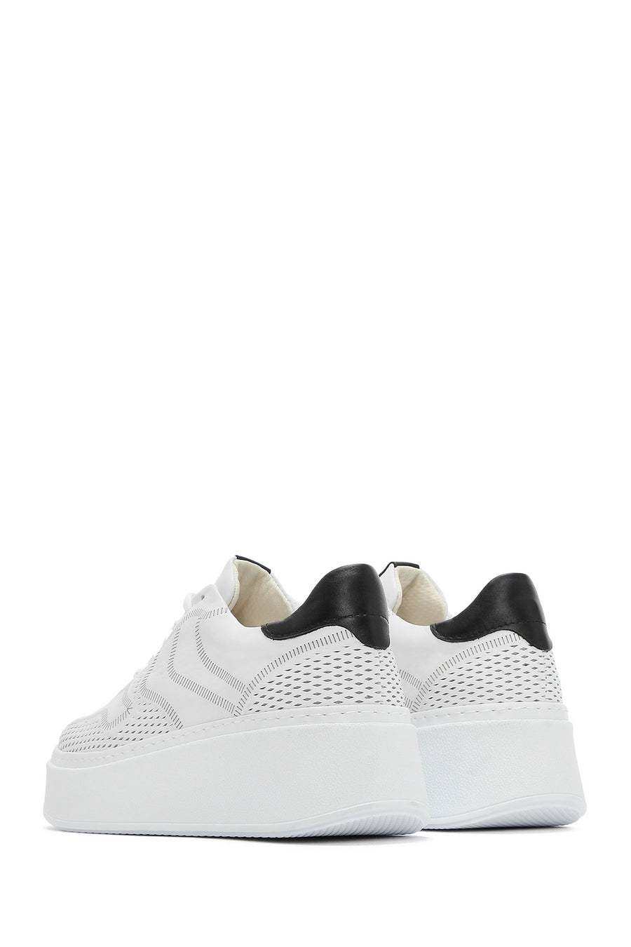 Kadın Beyaz Bağcıklı Kalın Tabanlı Deri Sneaker