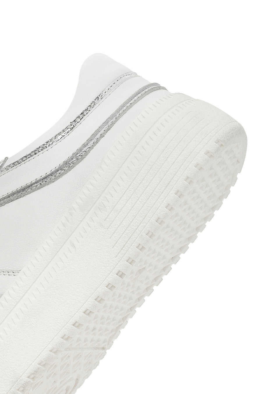Kadın Beyaz Bağcıklı Kalın Tabanlı Deri Sneaker
