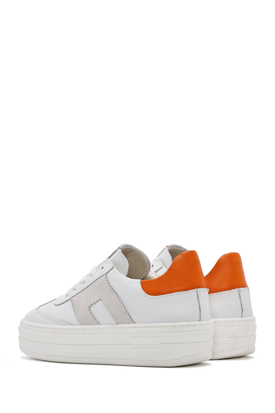 Kadın Beyaz Bağcıklı Kalın Tabanlı Deri Sneaker