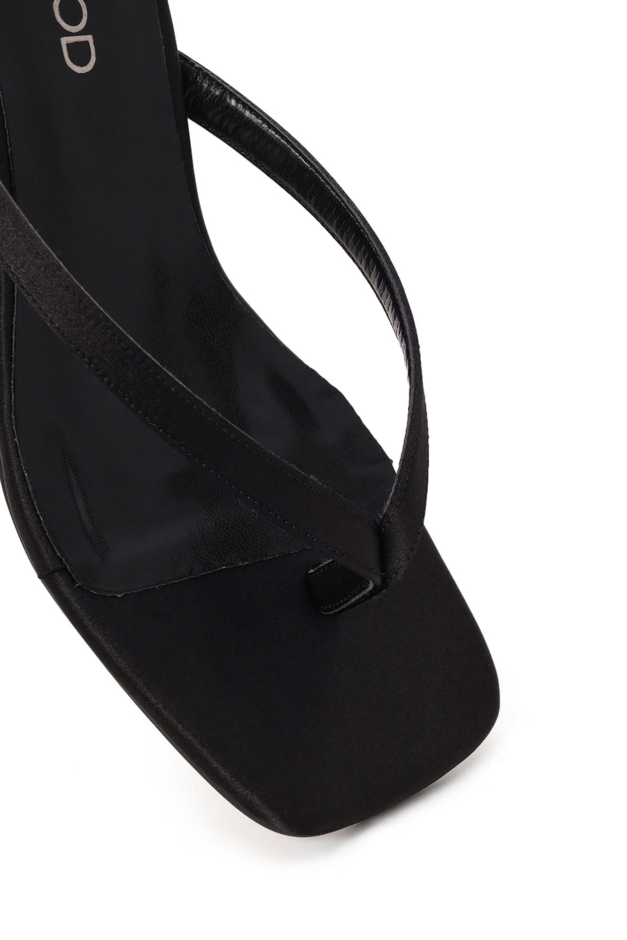 Woman Black Short-Heeled Satin Toe-Post Slipper