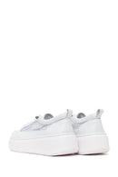 Kadın Beyaz Bağcıklı Kalın Tabanlı Deri Sneaker | Derimod