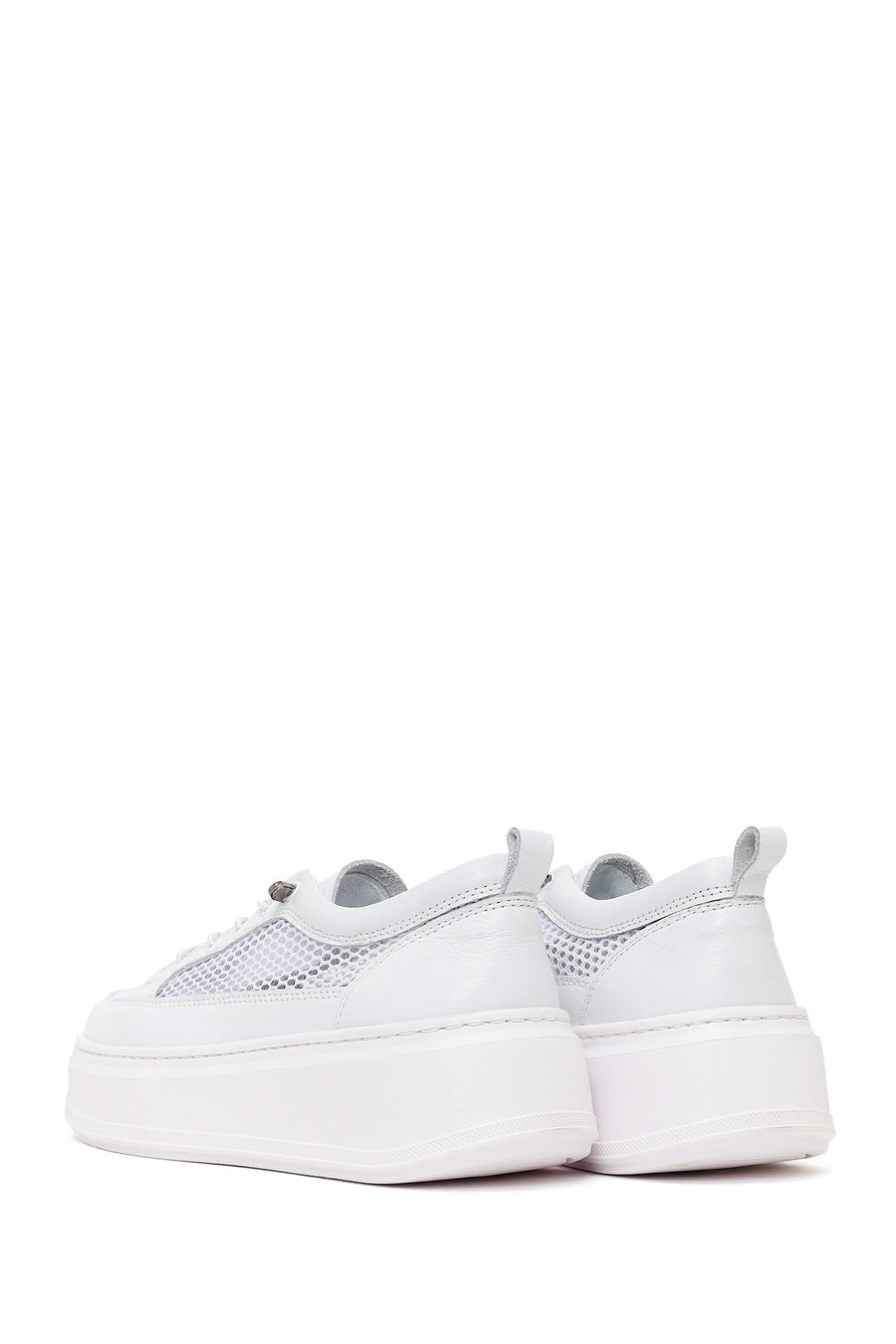 Kadın Beyaz Bağcıklı Kalın Tabanlı Deri Sneaker