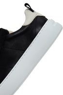 Kadın Siyah Bağcıklı Aksesuar Detaylı Deri Sneaker | Derimod