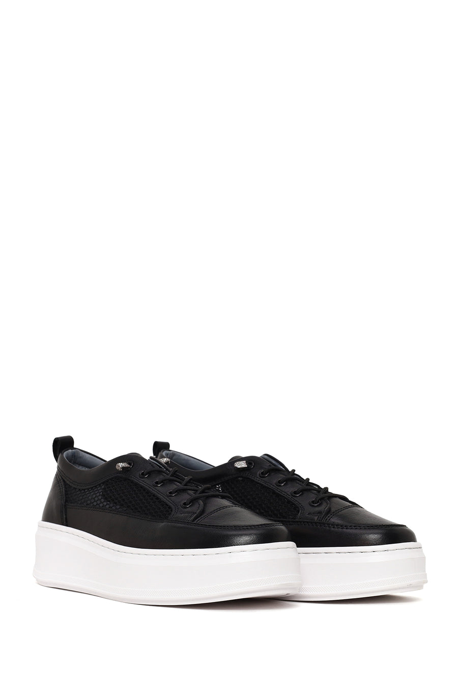 Woman Black Lace-Up Thick-Soled Leather Sneaker