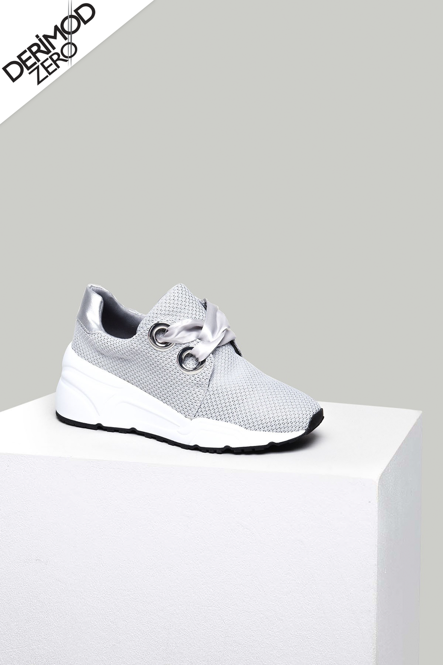 Yüksek Tabanlı Kadın Deri Sneaker