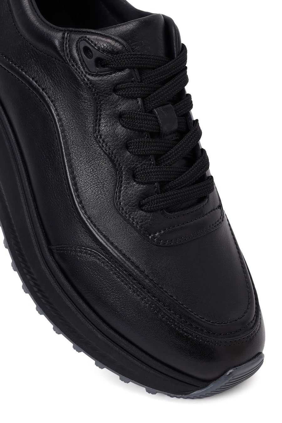 Male Black Lace-Up Thick-Soled Leather Casual Sneaker