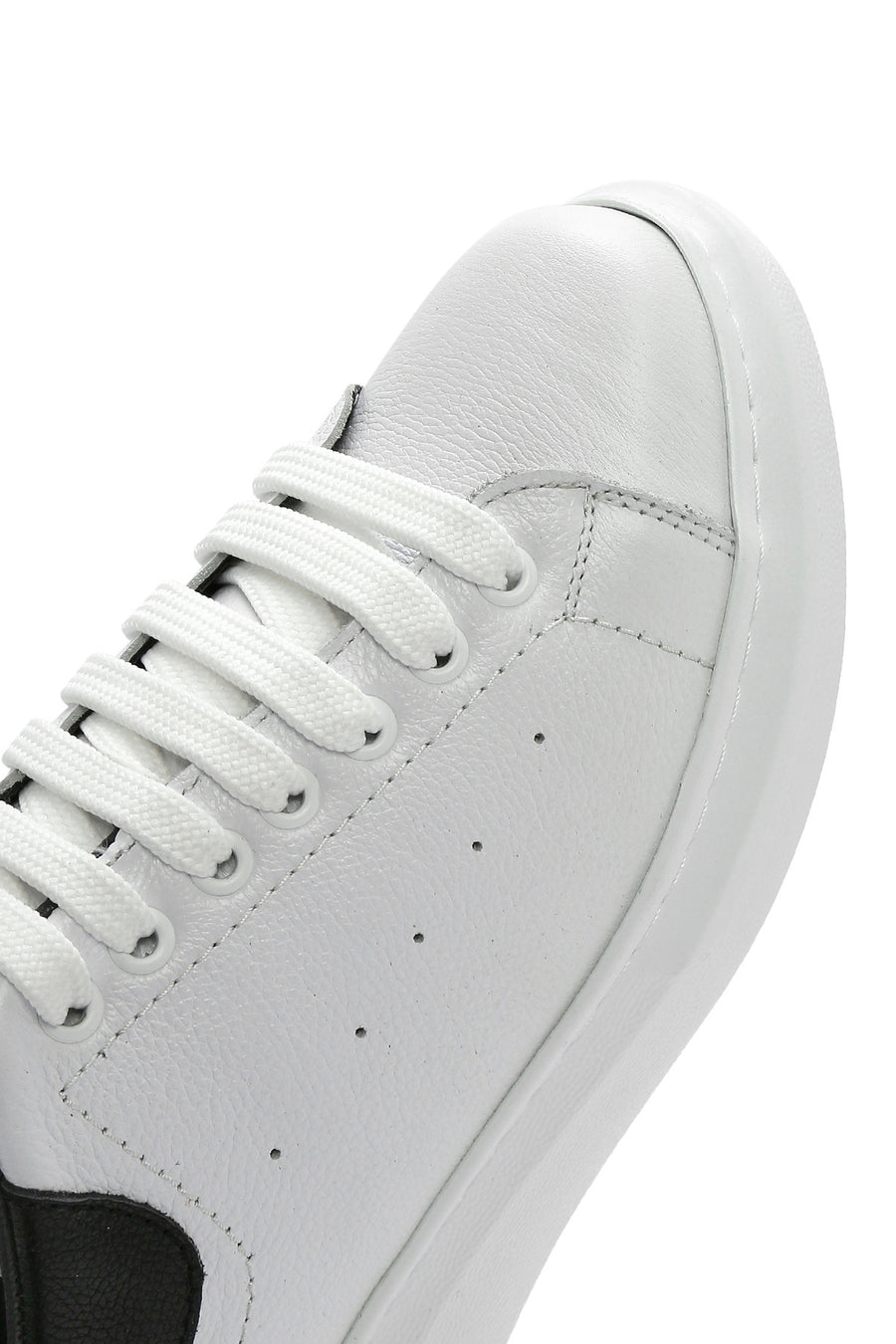 Erkek Beyaz Bağcıklı Kalın Tabanlı Deri Sneaker