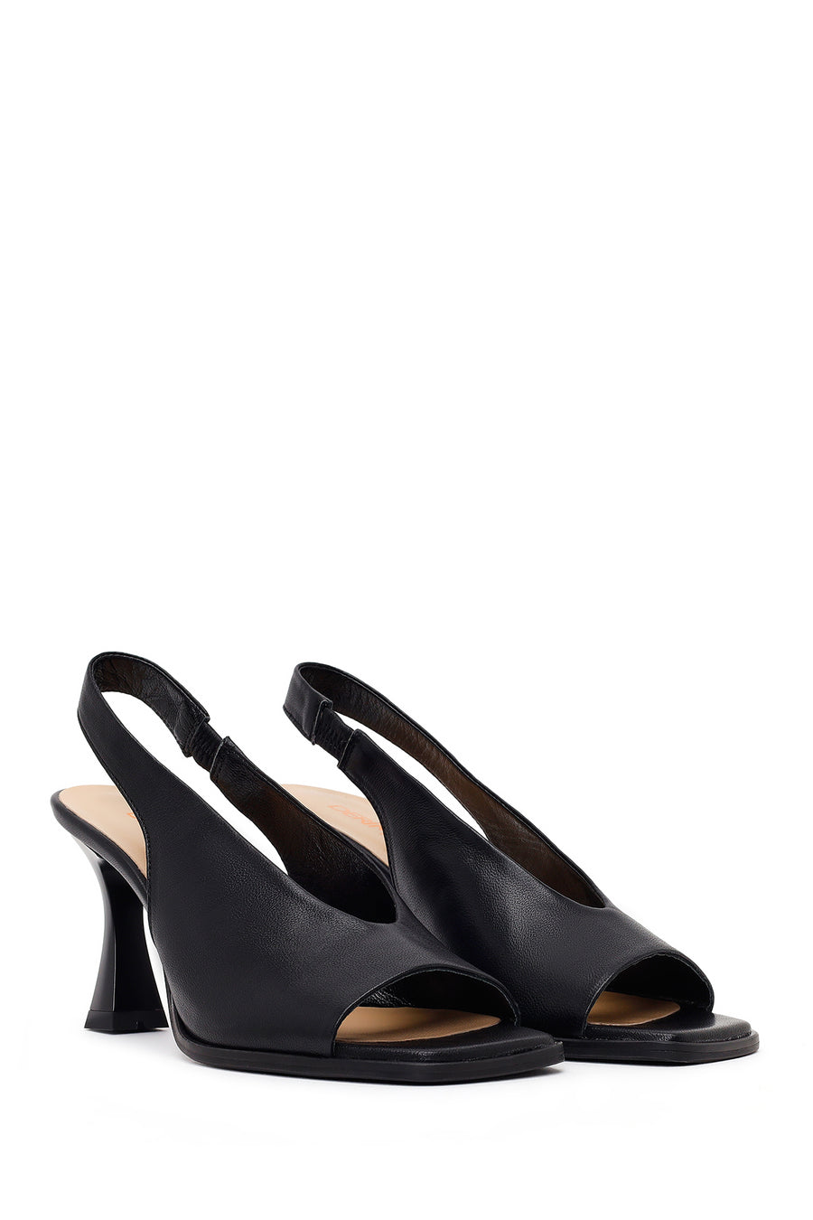 Woman Black Thick-Heeled Leather Sandal