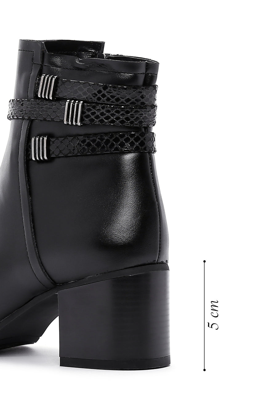 Woman Black Zip Closure Chunky-Heel Boots
