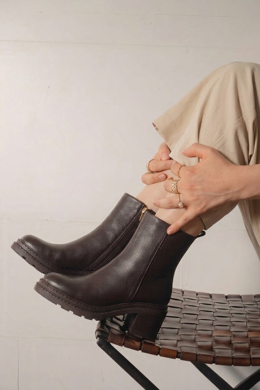 Woman Brown Zip Closure Platform Thick-Heeled Leather Boots