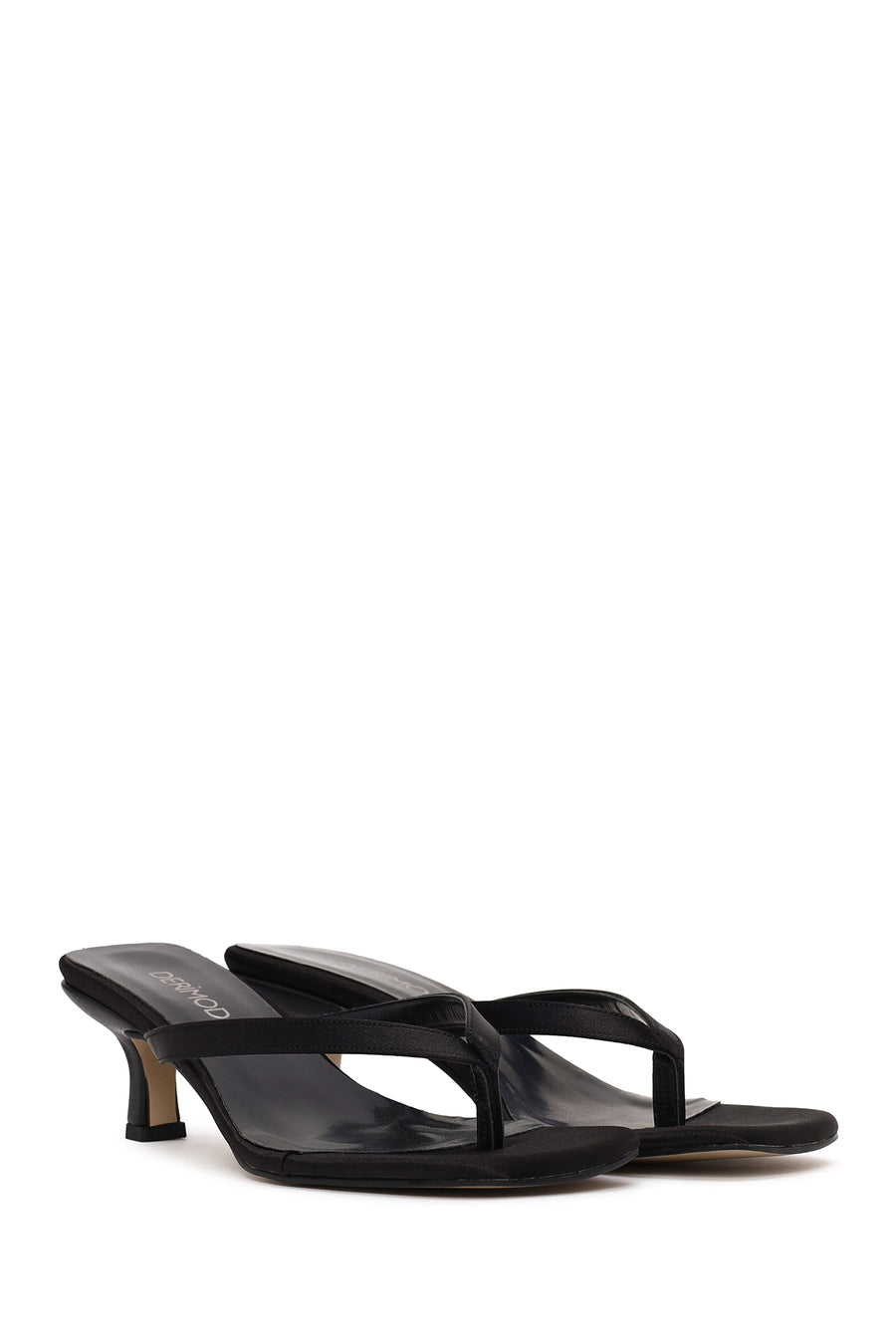 Woman Black Short-Heeled Satin Toe-Post Slipper