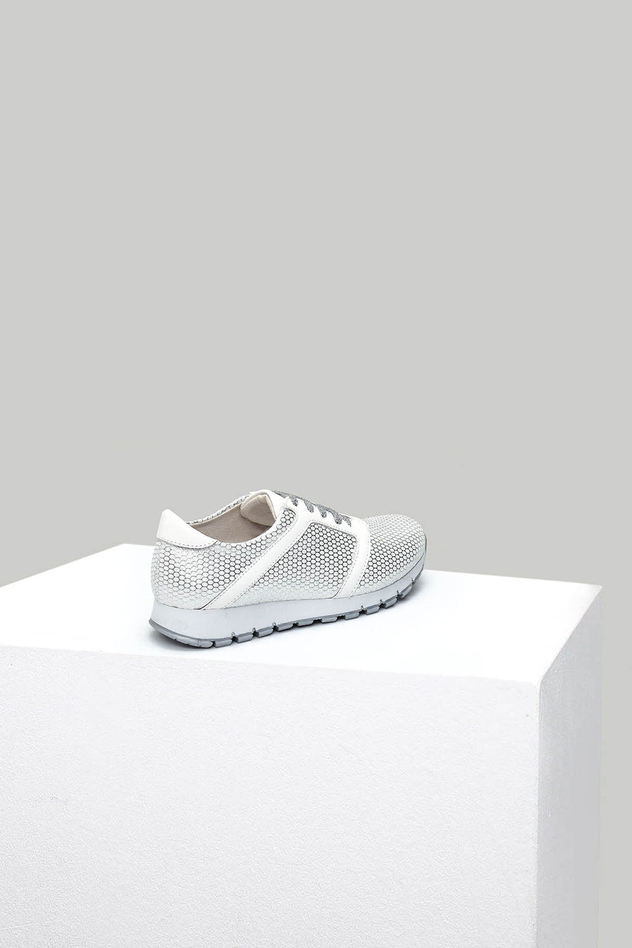 Women's Sports Shoes